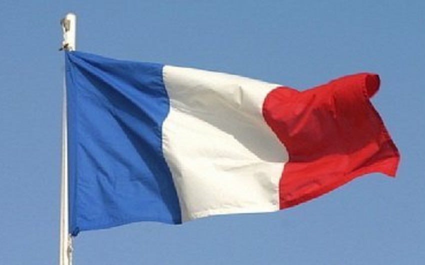 ​Fransa İŞİD-ə qarşı hava zərbələrinin artırılmasını tələb edir