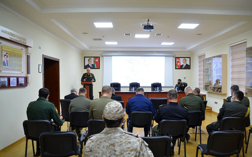Foreign military attaches, reps of foreign organizations in Azerbaijan briefed about situation on state border