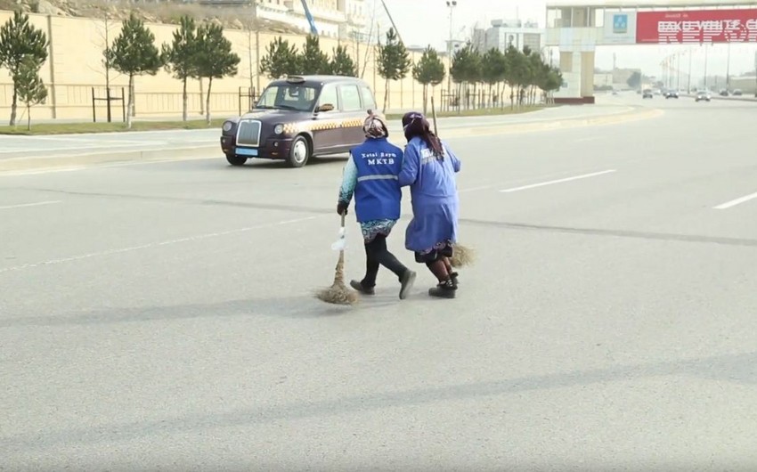 Cleaners of highways in Baku city - VIDEO REPORT