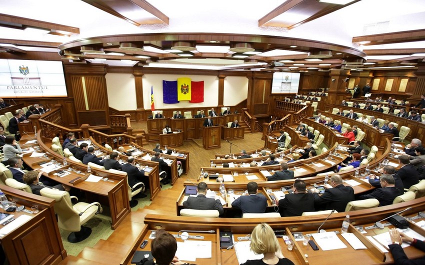 Moldova parlamentinin binası qarşısında piket keçirilib