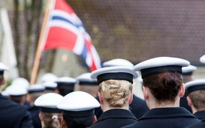 ​Norveç qadınları orduya çağırmağa başlayıb