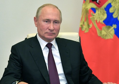Путин призвал прекратить боевые действия в Карабахе