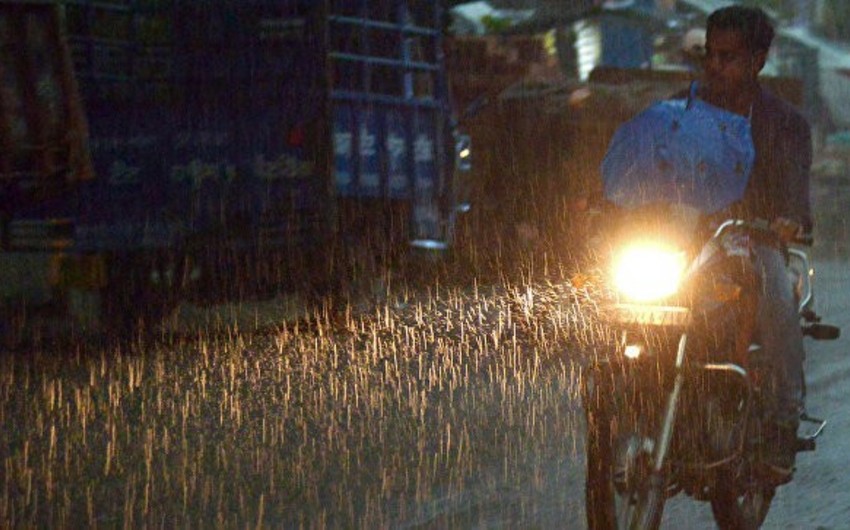 Hindistanda güclü leysan yağışlarından 30 nəfər ölüb
