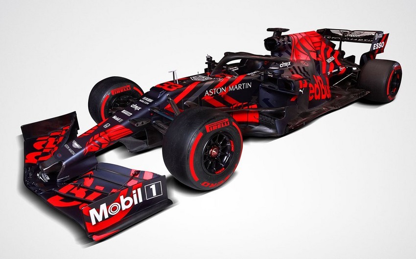 Mercedes və Red Bull yeni bolidlərini təqdim edib