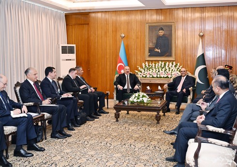 Президент Ильхам Алиев пригласил пакистанского коллегу на COP29