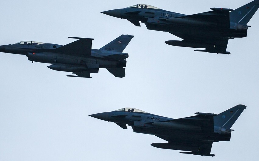 СМИ: Администрация Байдена разрешит союзникам поставки F-16 Украине