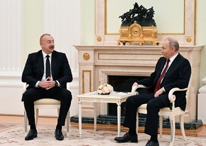 President Ilham Aliyev holds one-on-one meeting with President Vladimir Putin