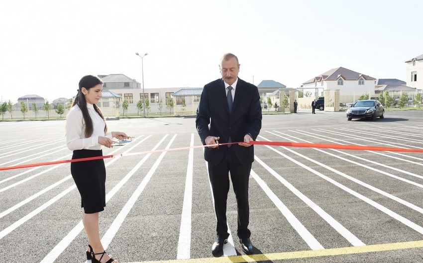 Президент Ильхам Алиев принял участие в церемонии открытия средней школы № 28 в жилом массиве Савалан