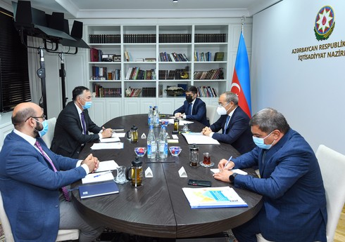 Обсуждено сотрудничество между АБР и Азербайджанским инвестхолдингом