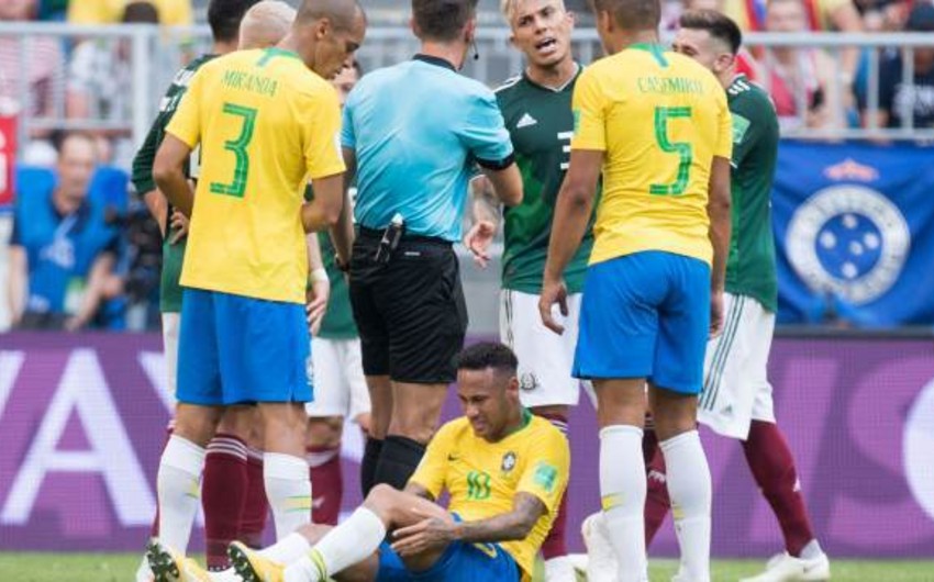 DÇ-2018: Neymar oyunların 14 dəqiqəsini meydanda uzanmaqla keçirib