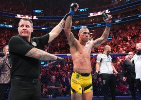 Бразилец Перейра нокаутировал чеха Прохазку и стал чемпионом UFC