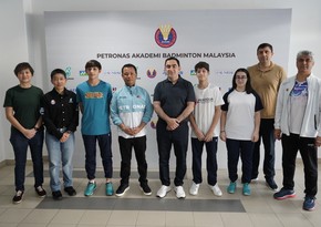 Taleh Ziyadov Malayziyada təhsil alan badmintonçularla görüşüb