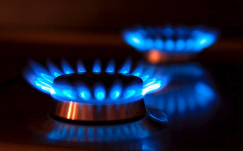 How did natural gas tariffs change in Azerbaijan?
