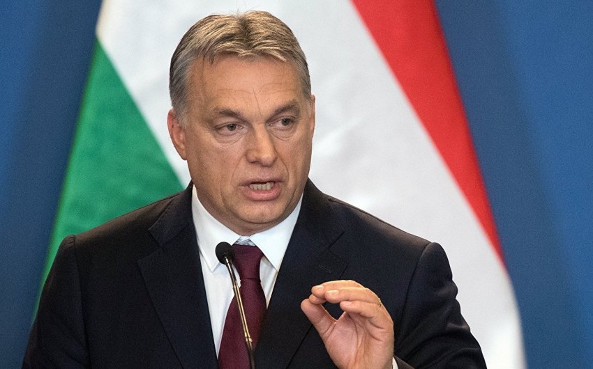 Премьер Венгрии назвал беженцев мусульманскими захватчиками