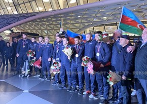 Сборная Азербайджана по вольной борьбе вернулась на Родину