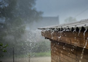Faktiki hava: Leysan xarakterli yağış yağıb, şimşək çaxıb