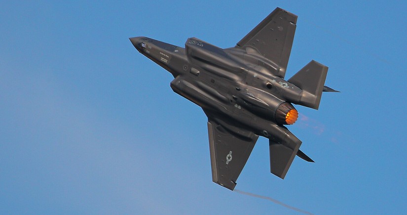 Yaponiyada iki F-35 təcili eniş edib