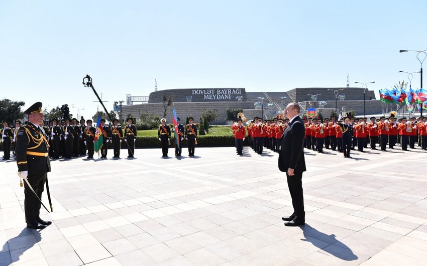 Prezident İlham Əliyev Dövlət Bayrağı Meydanında olub