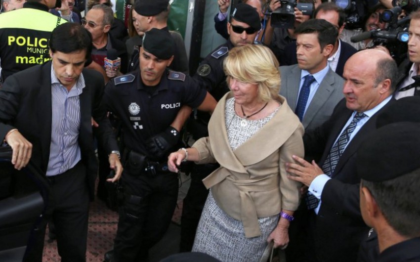İspaniya polisi ölkənin hakim partiyasının qərargahında əməliyyat keçirib