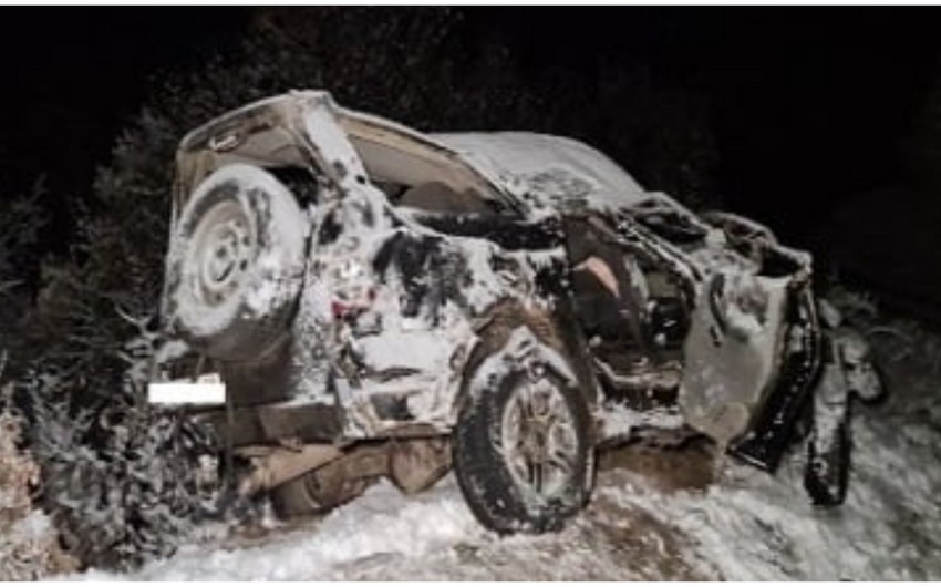 Ermənistanda avtomobil dərəyə aşıb, 3 nəfər ölüb