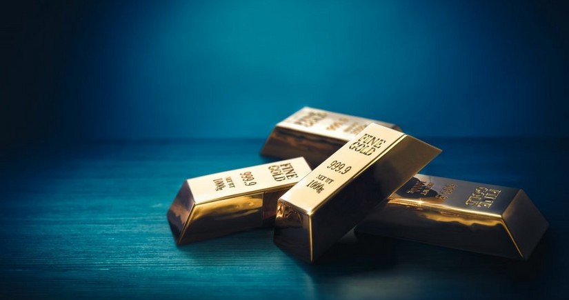 Gold prices fall