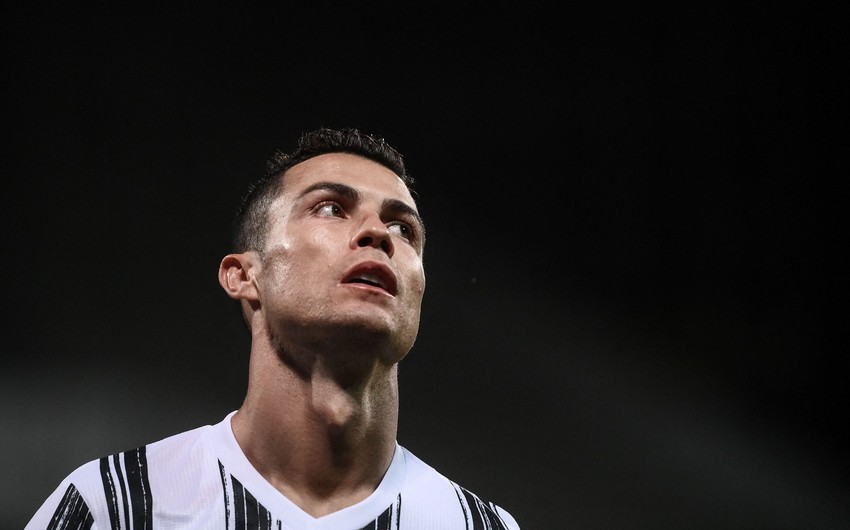 Ronaldo leaves Turin in private airplane