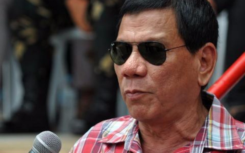 Filippin prezidenti Allahın varlığı ona sübut olunsa istefaya getməyə söz verib