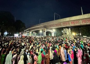 Bangladesh students clash in job quota protests, at least 100 injured