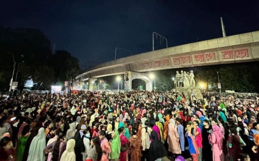 Bangladesh students clash in job quota protests, at least 100 injured