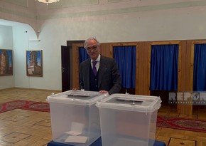 На избирательном участке в посольстве Азербайджана в России началось голосование