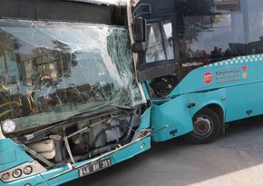 Türkiyədə 2 avtobus toqquşub, 9 nəfər yaralanıb