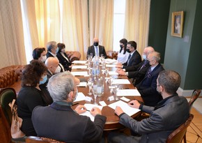 Azerbaijani Minister of Culture meets experts on monuments, memorials