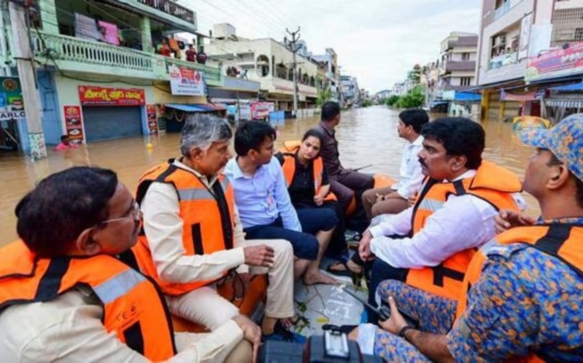 Heavy rains kill at least 12 in southern India