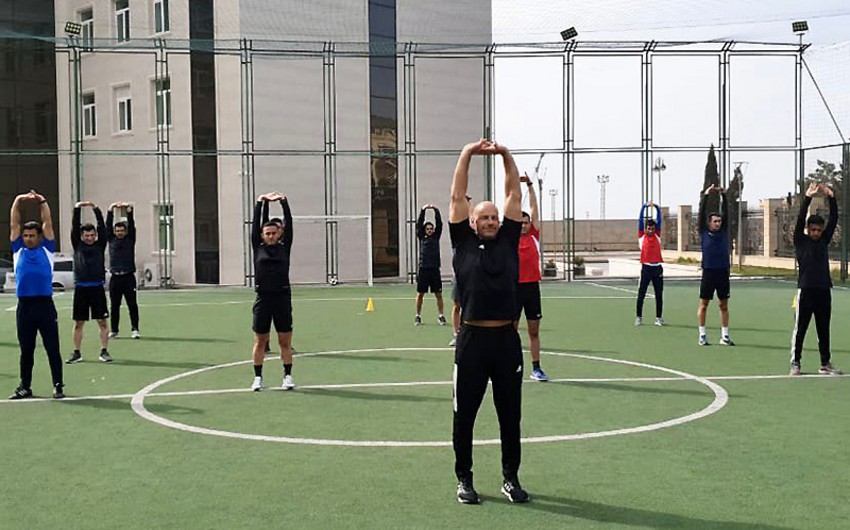 Главный физиотерапевт УЕФА провел тренинг для азербайджанских судей