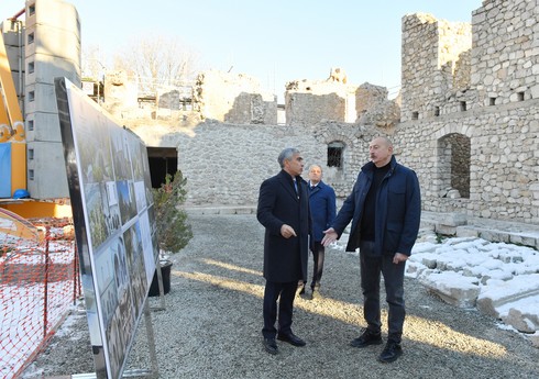 Президент Ильхам Алиев ознакомился с реставрационными работами в мечети Ашагы Говхар Ага в Шуше