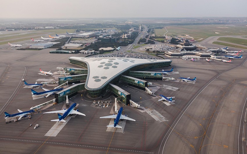 Apreldə Bakı aeroportunda sərnişin axını 50 % artıb