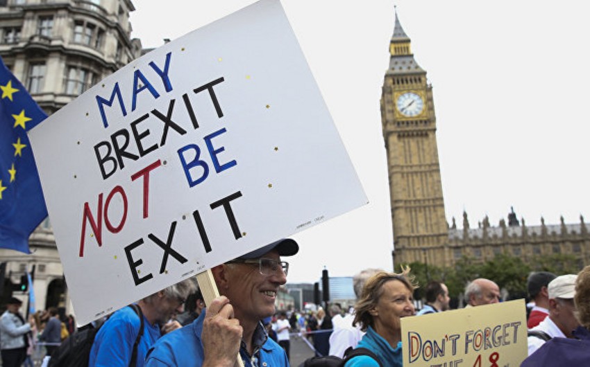 Парламент Британии наделил Терезу Мэй полномочиями запустить процедуру Brexit