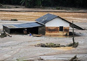Death toll from floods in Indonesia rises to 41 with 17 missing