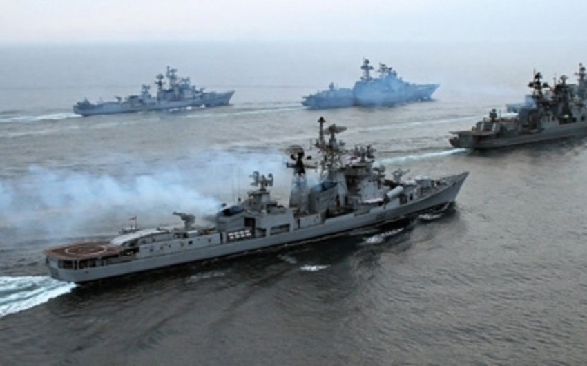 Российская флотилия провела учения на Каспии