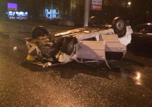 В Кюрдамире перевернулся легковой автомобиль, есть пострадавший