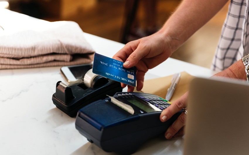 Foreigners’ operations via bank cards in Azerbaijan quintuple