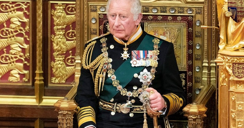 Британский король Карл III по состоянию здоровья примет военный парад из кареты