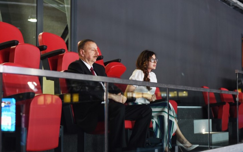 Президент Ильхам Алиев посмотрел матч женской волейбольной сборной Азербайджана с командой Италии - ФОТО
