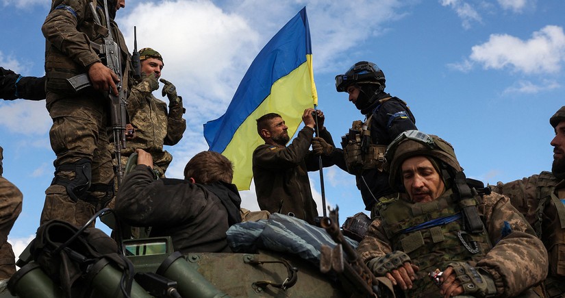 Səfir: ABŞ-nin yeni silah yardımı apreldə Ukraynaya çatdırıla bilər