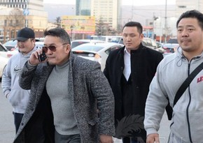 New Mongolian president refuses to settle in state residence and plans to walk to work