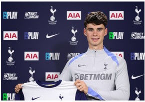 Tottenham sign Gray from Leeds for over €35M