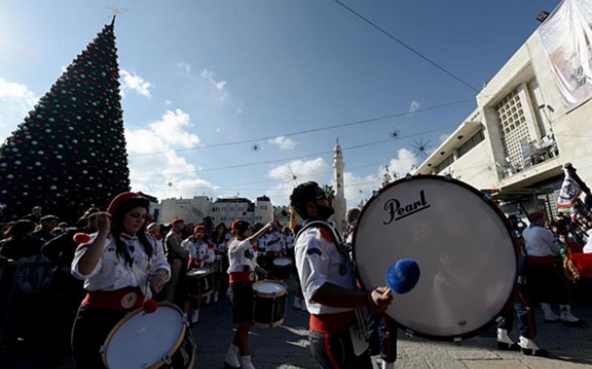 Christmas pilgrims gather in Bethlehem after hard year
