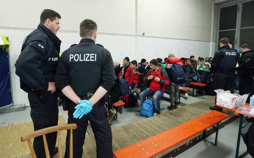 Германия не смогла депортировать 12 азербайджанцев из-за коронавируса - ФОТО