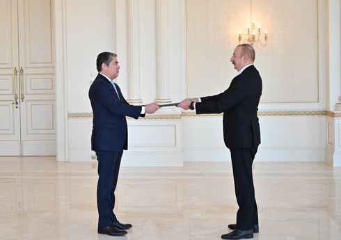Президент Ильхам Алиев принял верительные грамоты новоназначенного посла Греции