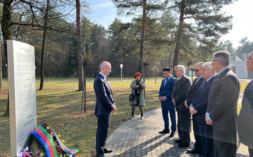 Azərbaycan diasporunun nümayəndələri Sloveniyada Xocalı memorialını ziyarət edib